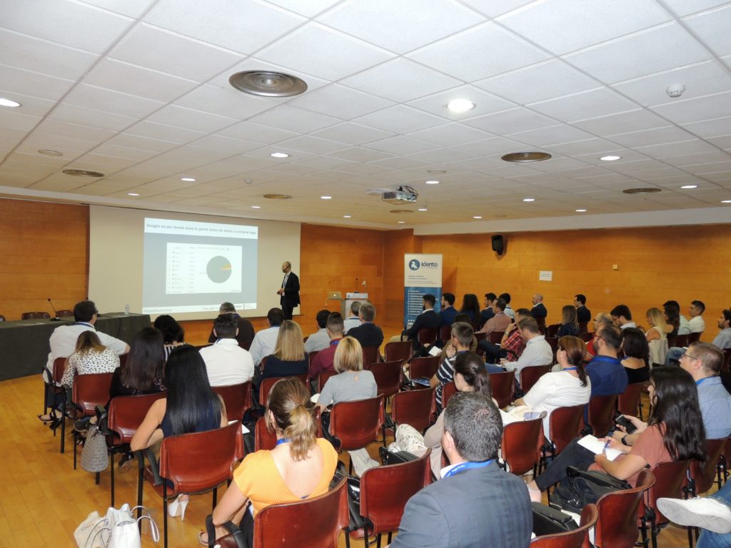 Digital Day Granada - Manuel Gil, director comercial de Idento, dándonos su visión acerca del presente del Marketing Digital Manuel Gil, director comercial de Idento, dándonos su visión acerca del presente del Marketing Digital